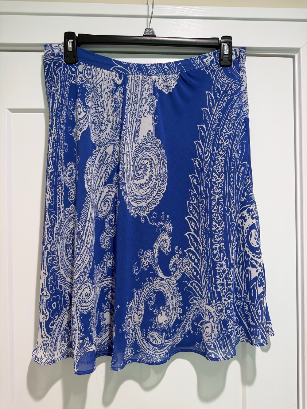 Liz Claiborne Blue and White Paisley Midi Skirt Size 10